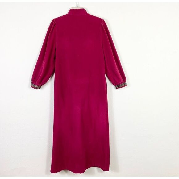 Vintage Vanity Fair Red Violet Embroidered Maxi Housecoat Robe w/Pockets Size M - Picture 4 of 8